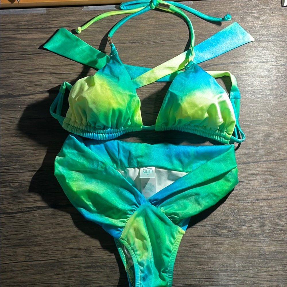 Eye Catching BRAND NEW NEVER WORN Sports Illustrated Bikini